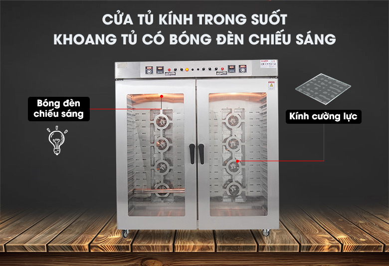 Cửa tủ trong suốt kết hợp với đèn chiếu sáng giúp quan sát dễ dàng