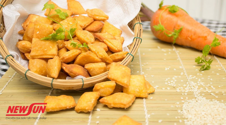 Hướng dẫn 4 cách làm snack từ rau củ sấy tại nhà vô cùng dễ Cách làm snack từ rau củ sấy, để nguội
