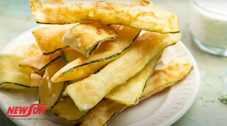 Hướng dẫn 4 cách làm snack từ rau củ sấy tại nhà vô cùng dễ Cách làm snack từ rau củ sấy