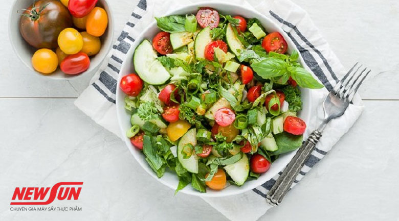 Hướng dẫn làm món salad từ rau củ sấy healthy giúp giảm cân Làm món salad từ rau củ sấy, lưu ý
